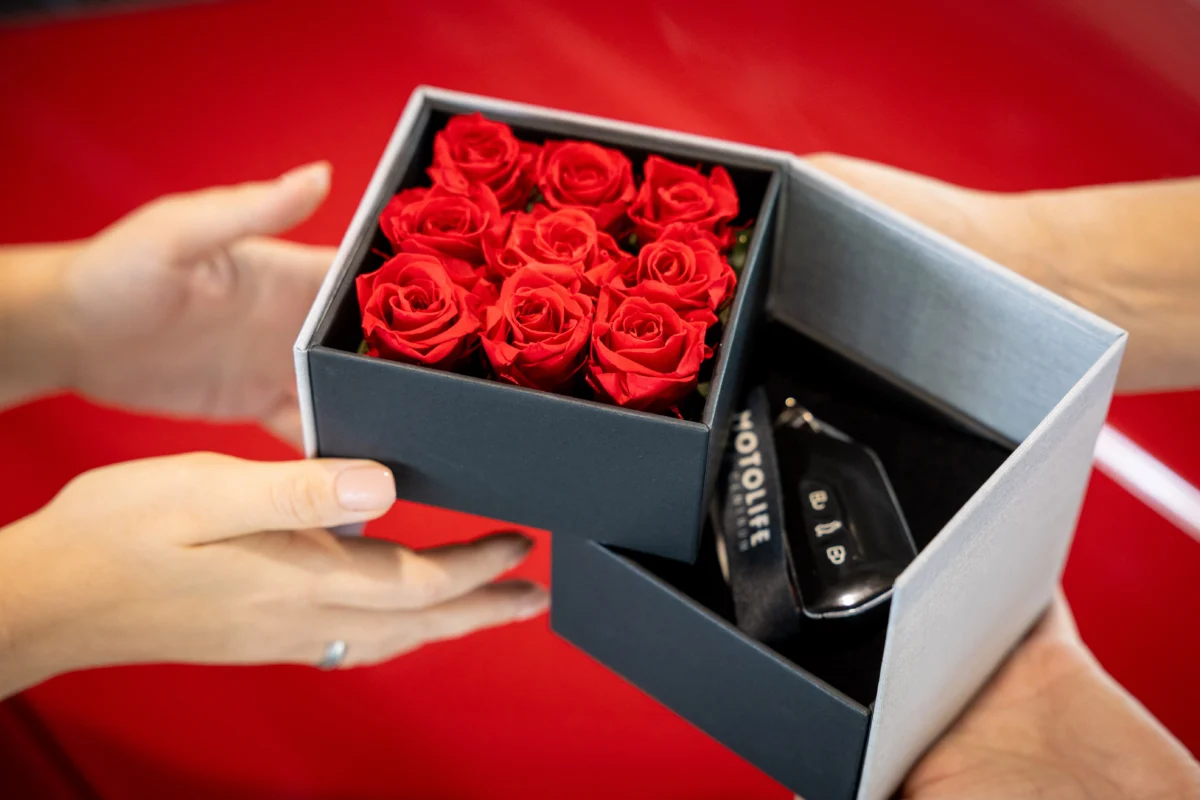 Rose Box prezentowy z kluczykami samochodowymi