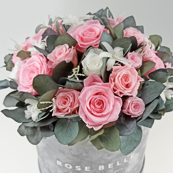 Rose Belle Box flokowany z eukaliptusem rozmiar xl różowe róze