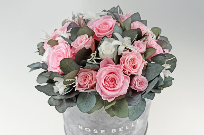 Rose Belle Box flokowany z eukaliptusem rozmiar xl różowe róze